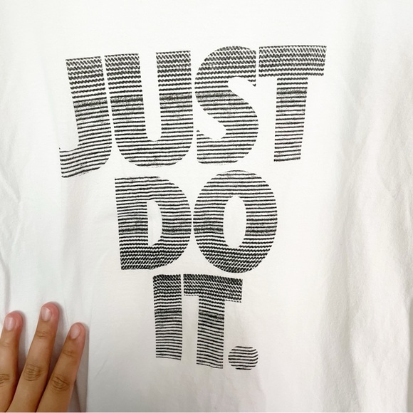 Nike Women’s Short Sleeve Scoop Neck White “Just Do It” Printed Tee Size Medium - Picture 3 of 6